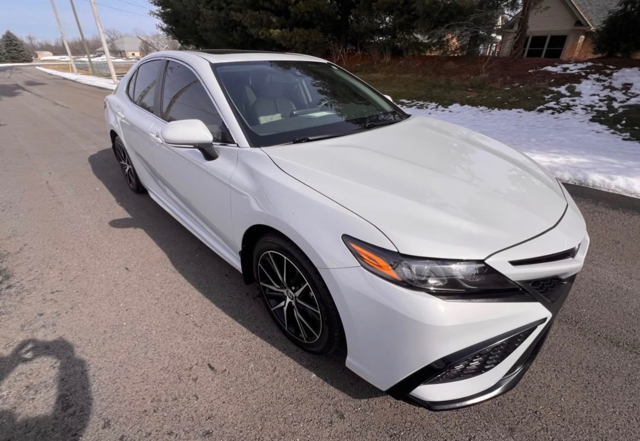 2022 Toyota Camry SE AWD