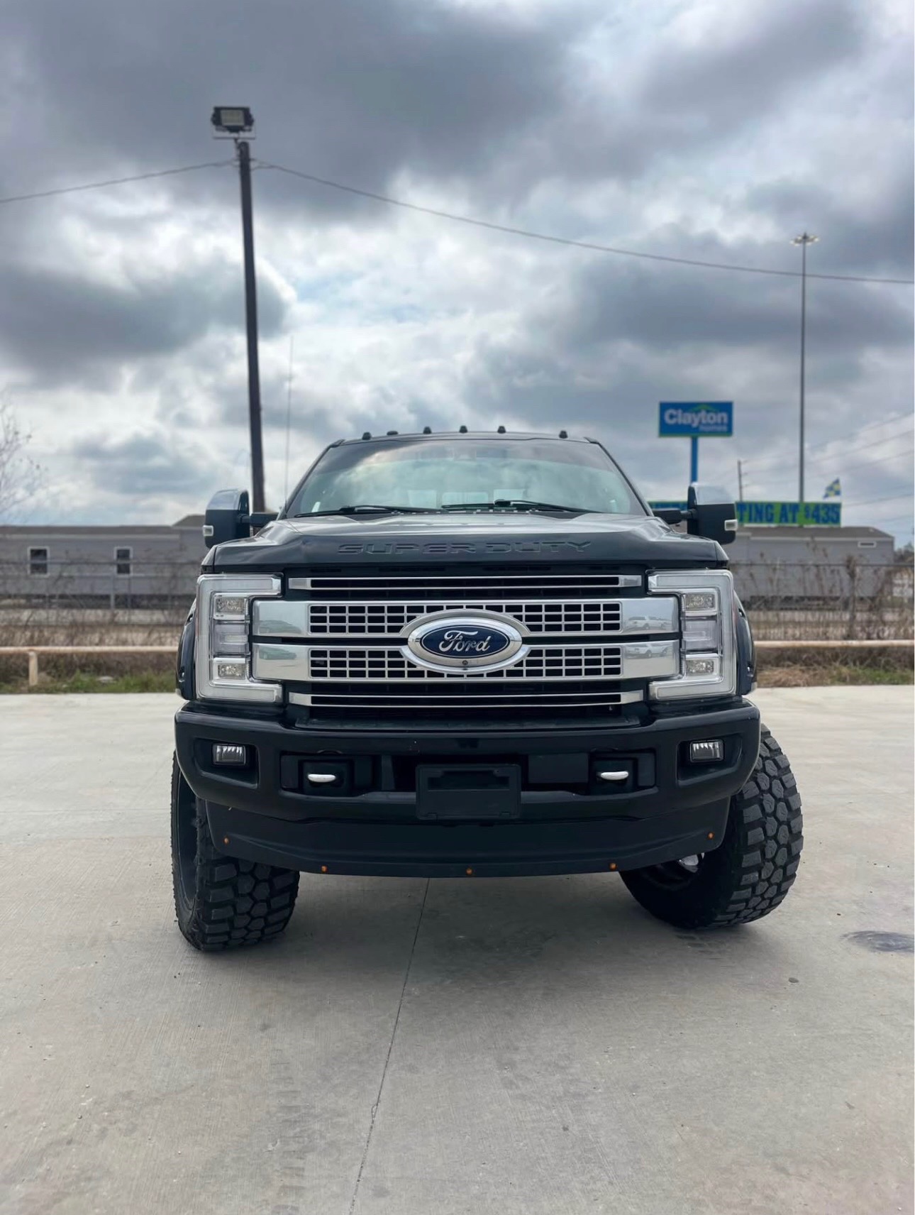 2017 Ford F250 Super Dirty Crew Cap Platinum Pickup 4D