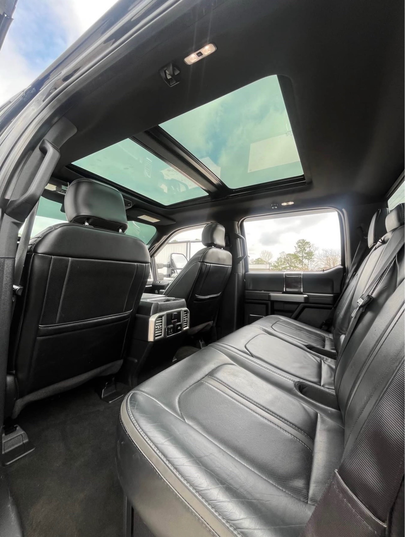 2017 Ford F250 Super Dirty Crew Cap Platinum Pickup 4D