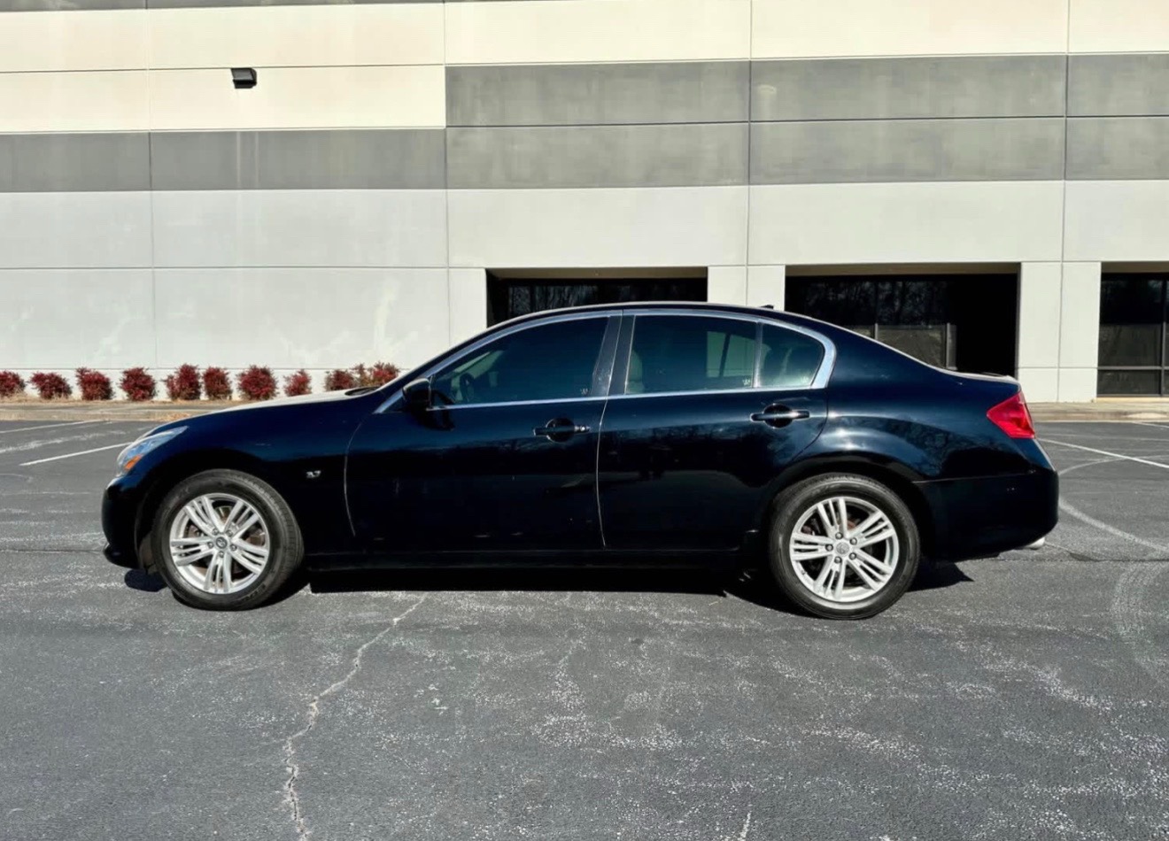 2015 Infiniti Q40 · Sedan 4D 