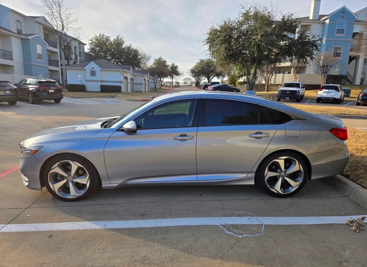 2018 Honda Accord 2.0T Touring – Sedan 4D 